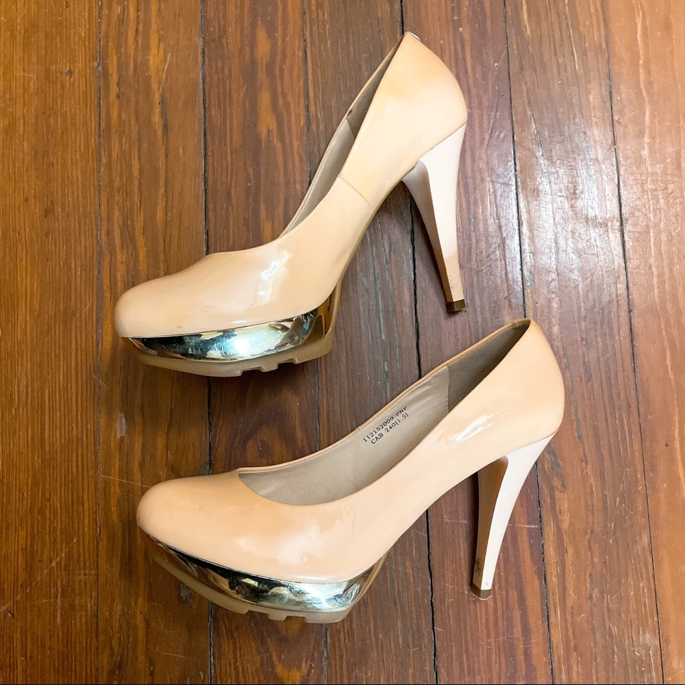 Comely nude heels size 7
